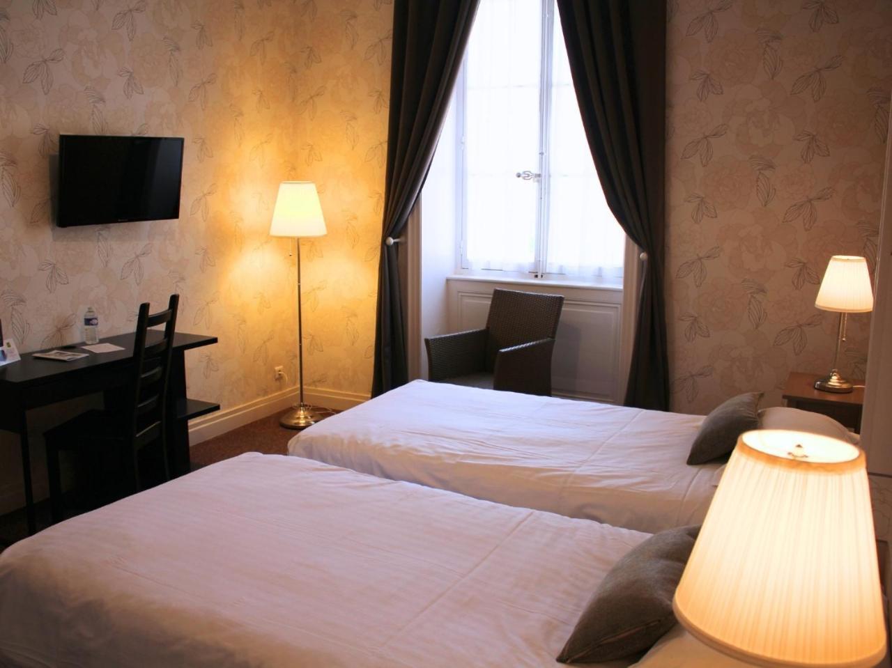 Grand Hotel De Bourbon-Lancy - Spa Et Restaurant - Logis Exteriör bild
