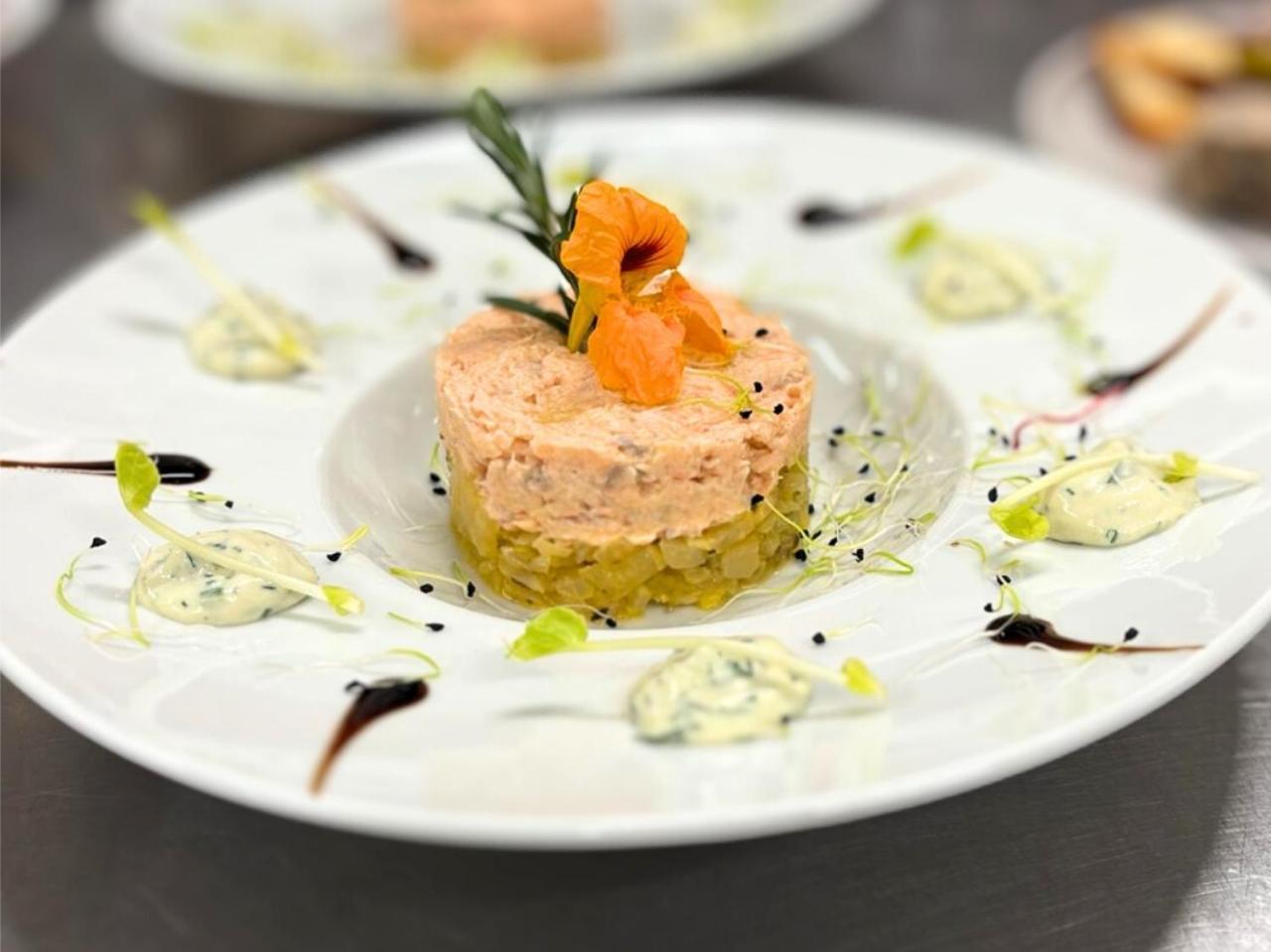 Grand Hotel De Bourbon-Lancy - Spa Et Restaurant - Logis Exteriör bild