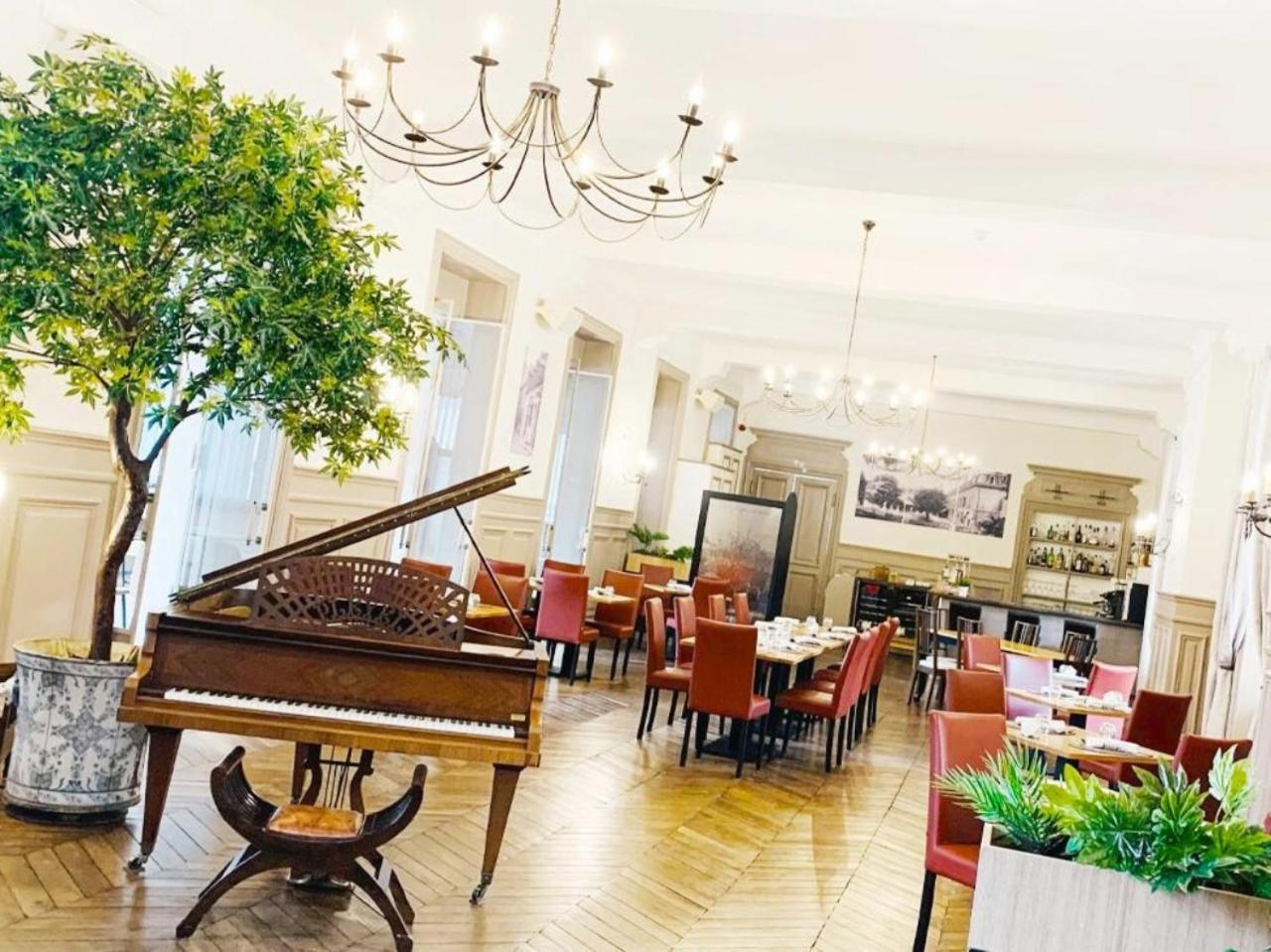 Grand Hotel De Bourbon-Lancy - Spa Et Restaurant - Logis Exteriör bild