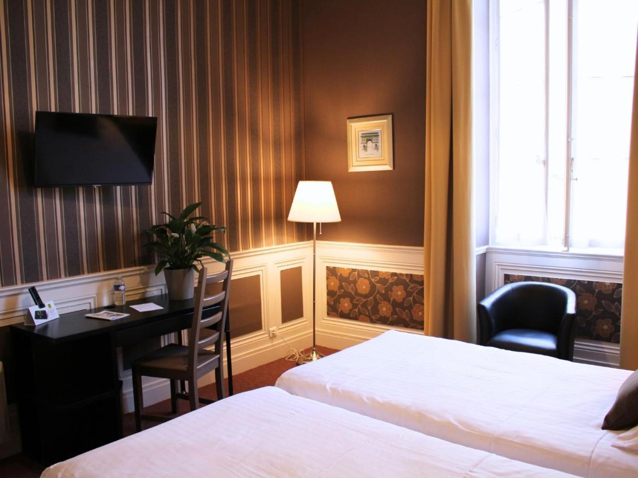 Grand Hotel De Bourbon-Lancy - Spa Et Restaurant - Logis Exteriör bild