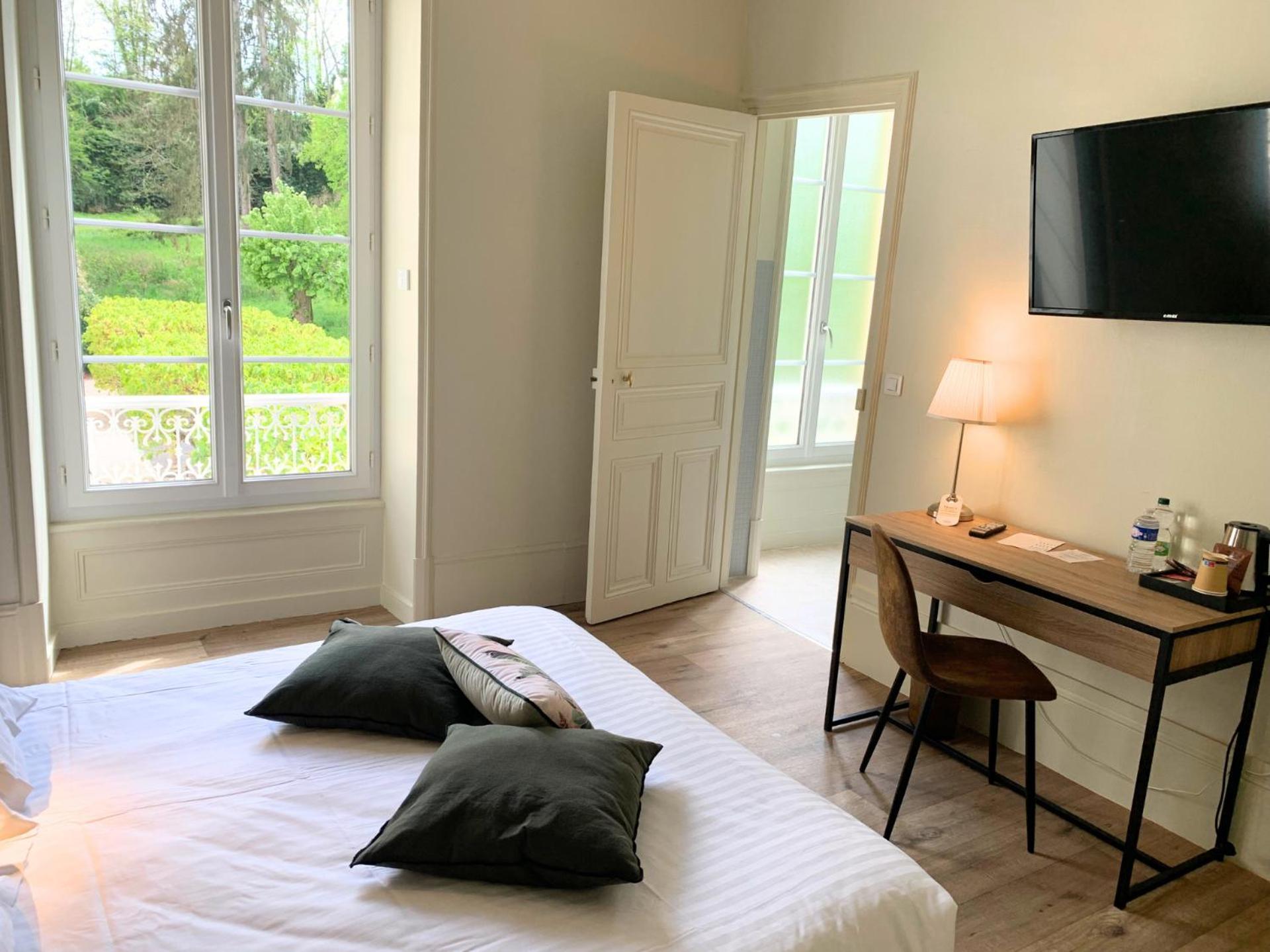 Grand Hotel De Bourbon-Lancy - Spa Et Restaurant - Logis Exteriör bild